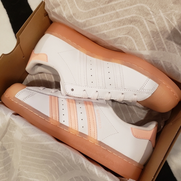⭐ADIDAS SUPERSTAR WHITE CORAL CLASSIC SNEAKER NEW⭐ - Picture 10 of 11